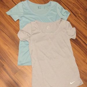 Nike 2 x-small EUC Dry fit short sleeved t-shirts